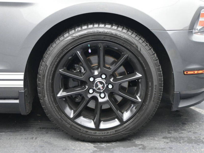 2011 Ford Mustang V6