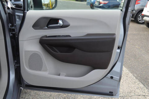 2017 Chrysler Pacifica LX