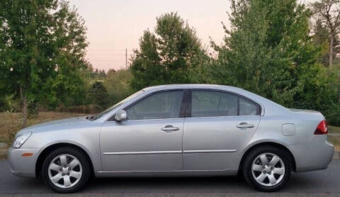 2007 Kia Optima for sale at CLEAR CHOICE AUTOMOTIVE in Milwaukie OR