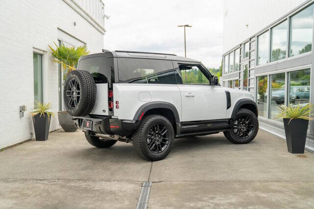 2022 Land Rover Defender 10