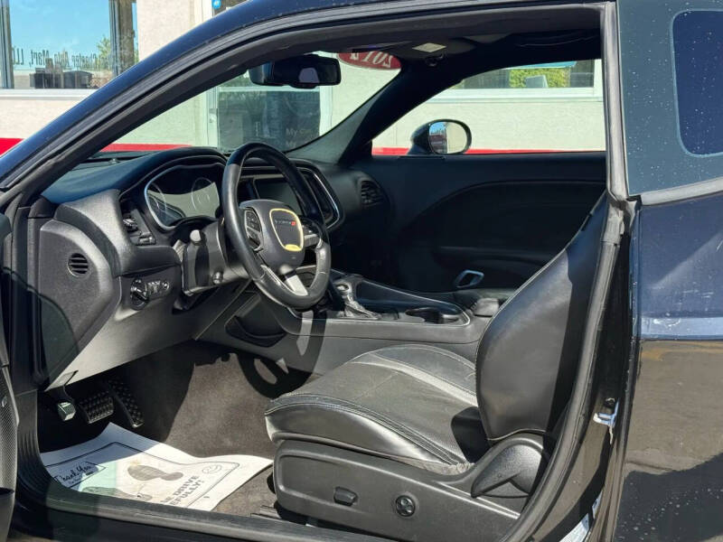 2015 Dodge Challenger SXT Plus