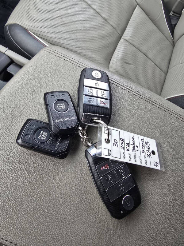 2018 Kia Sedona LX