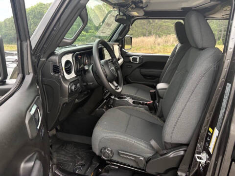 2025 Jeep Gladiator Sport