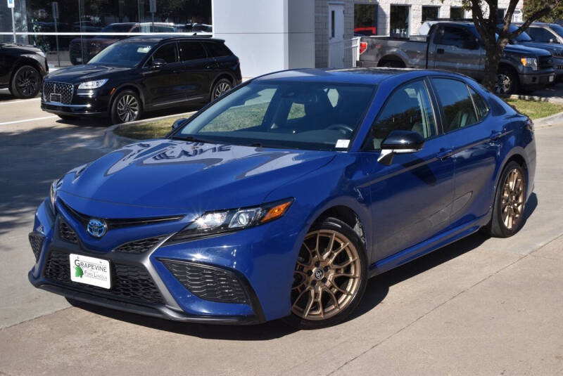 2024 Toyota Camry Hybrid SE