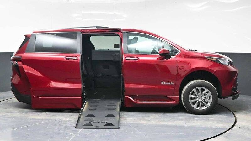 2025 Toyota Sienna