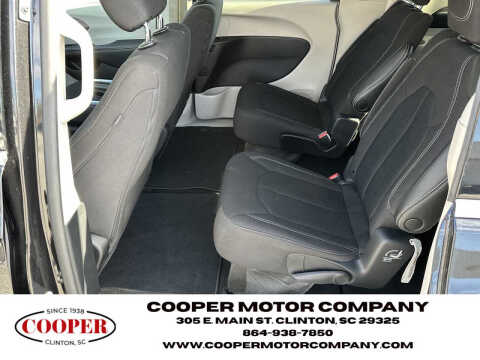 2023 Chrysler Voyager LX