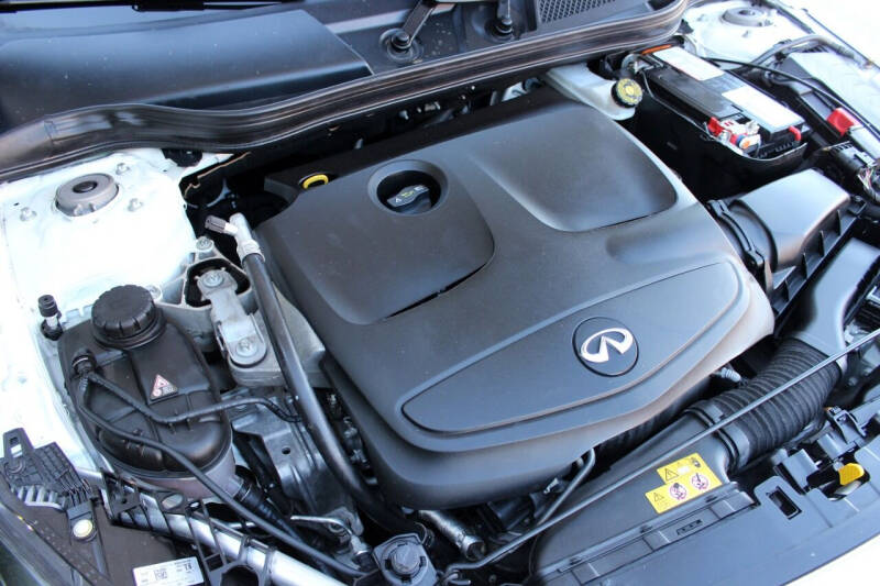 2018 Infiniti QX30 Essential