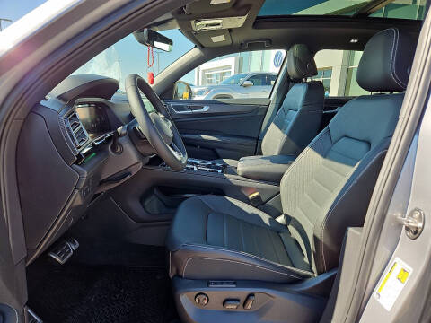 2026 Volkswagen Atlas Cross Sport SEL R-Line Black 4Motion