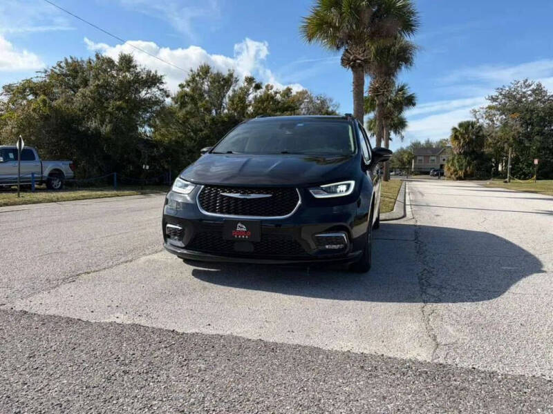 2022 Chrysler Pacifica Hybrid Touring L