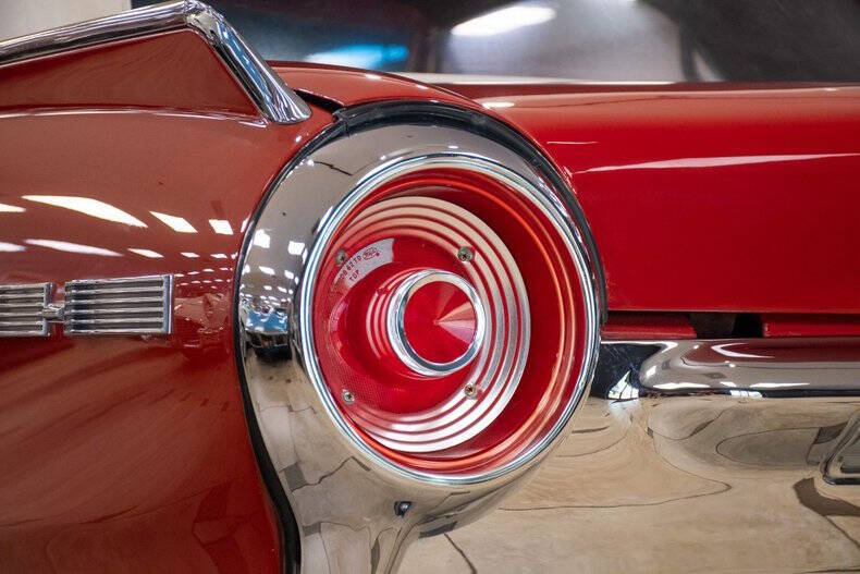 1962 Ford Thunderbird
