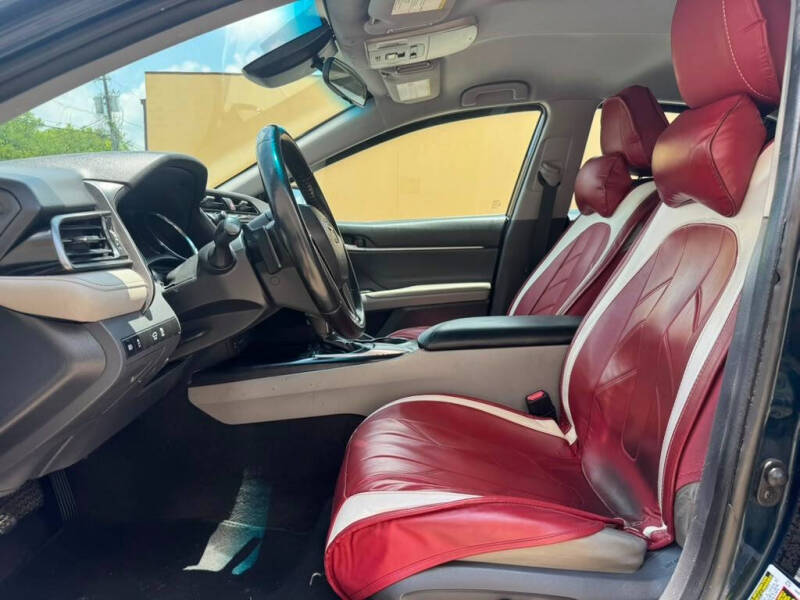 2019 Toyota Camry SE