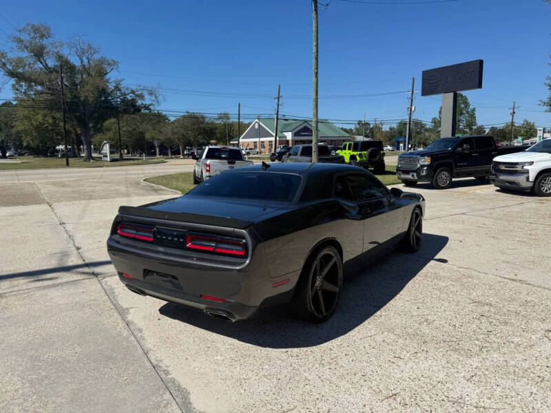 2017 Dodge Challenger 392 HEMI Scat Pack Shaker