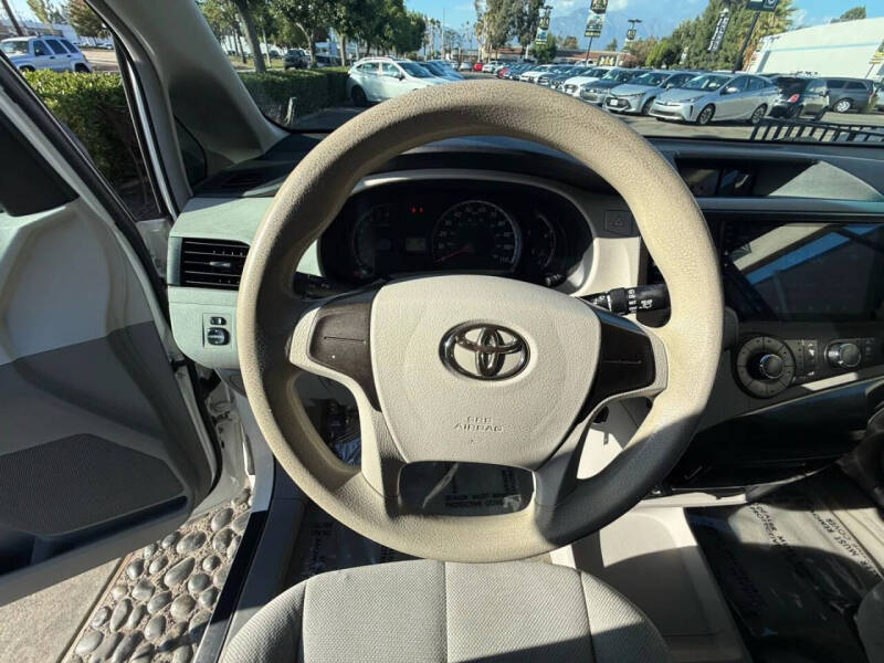 2014 Toyota Sienna L 7-Passenger