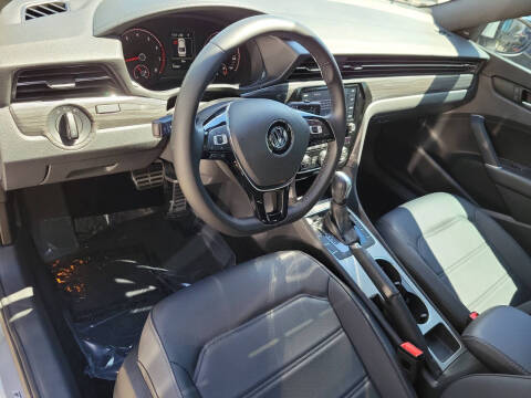 2022 Volkswagen Passat R-Line