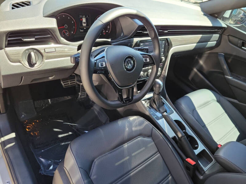 2022 Volkswagen Passat R-Line