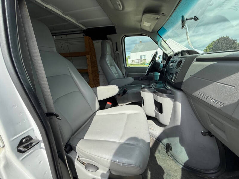 2011 Ford E-Series E-250