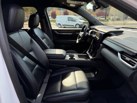 2024 GMC Acadia Elevation