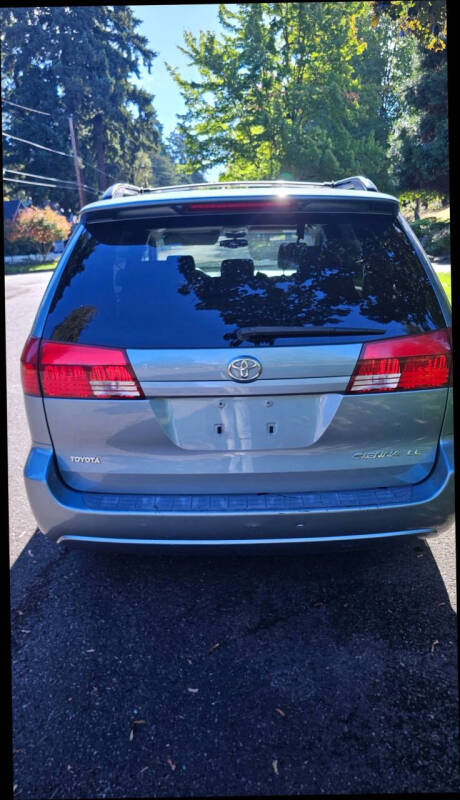 2004 Toyota Sienna