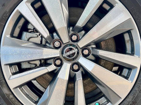 2022 Nissan Pathfinder SL