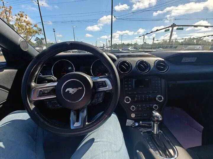 2016 Ford Mustang V6