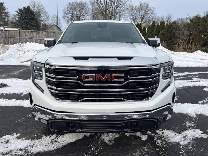2023 GMC Sierra 1500 SLT's photo