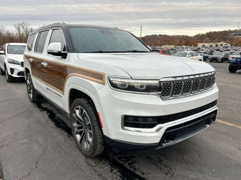2022 Jeep Grand Wagoneer Series III's photo