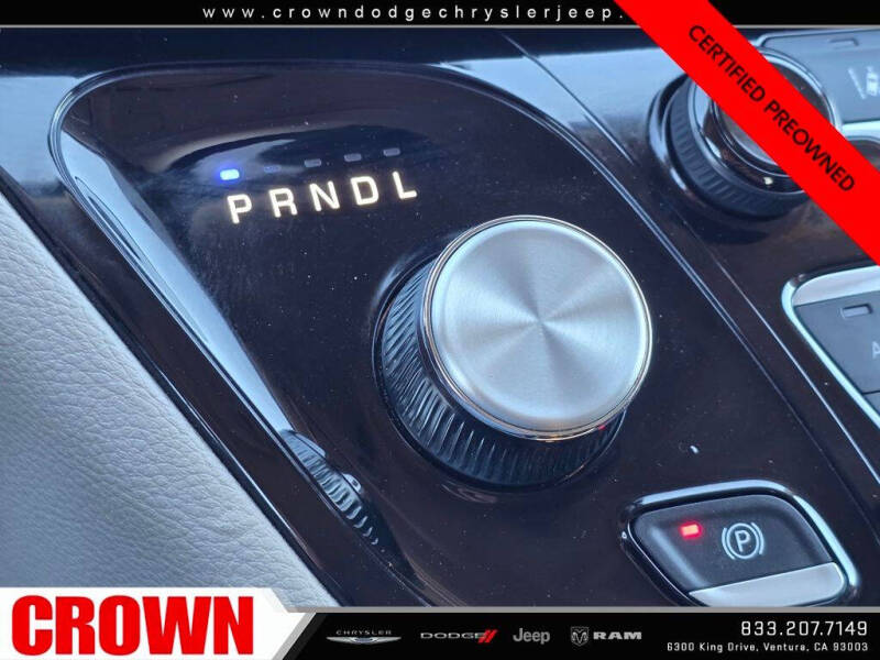 2024 Chrysler Pacifica Plug-In Hybrid Select