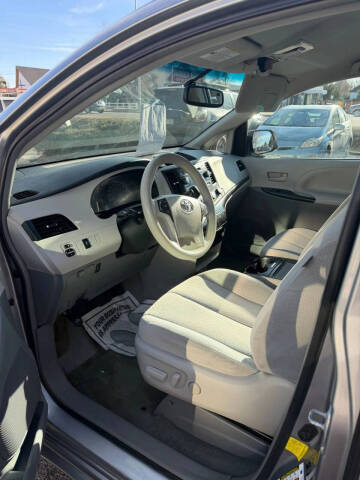 2012 Toyota Sienna