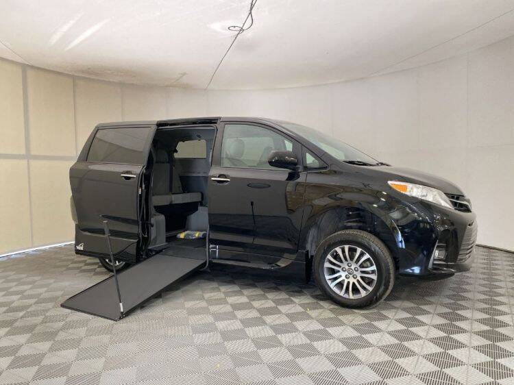 2020 Toyota Sienna for sale at AMS Vans in Tucker GA