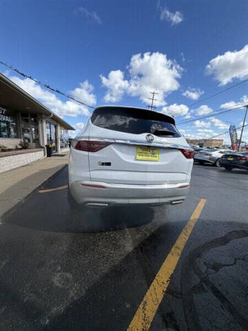 2023 Buick Enclave Essence