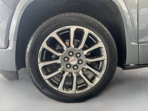 2022 GMC Acadia Denali