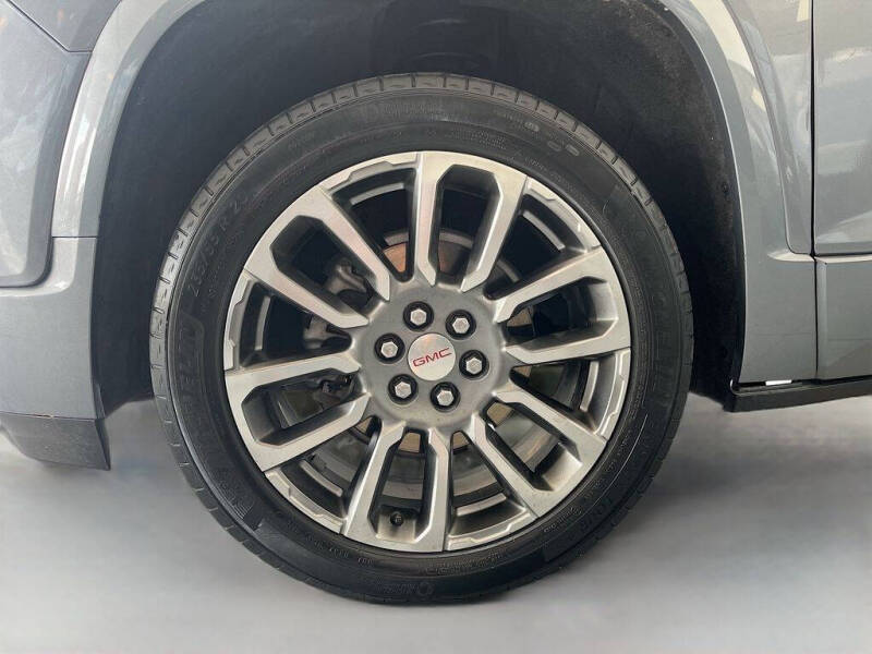 2022 GMC Acadia Denali