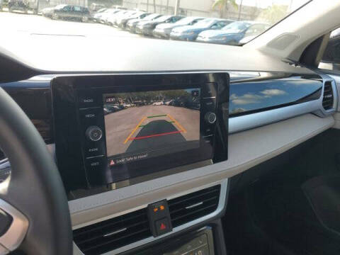 2025 Volkswagen Taos SE