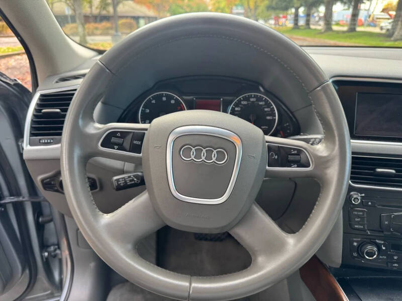 2011 Audi Q5 2.0T quattro Premium Plus