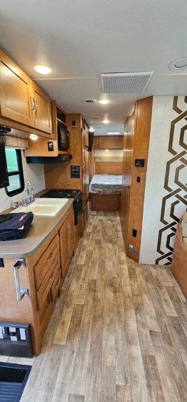2019 Thor Motor Coach Freedom Elite
