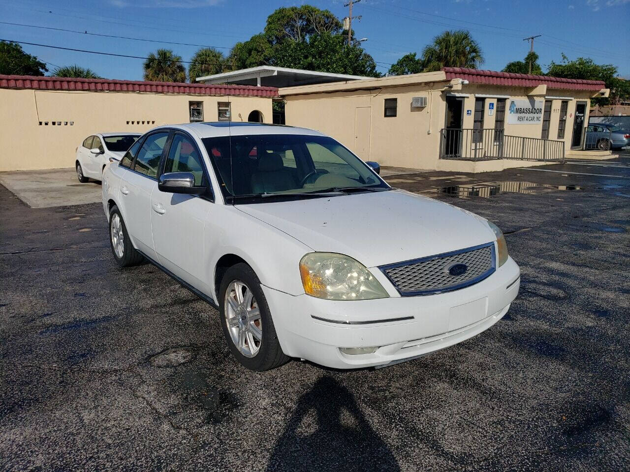 2005 FORD Five Hundred Sedan - $3,999