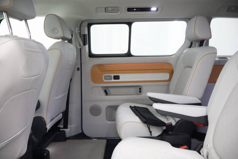 2025 Volkswagen ID. Buzz Pro S Plus 4Motion