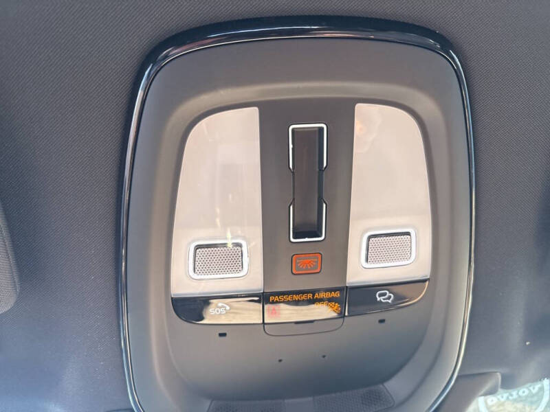 2025 Volvo XC90 B6 Plus Bright Theme 7P