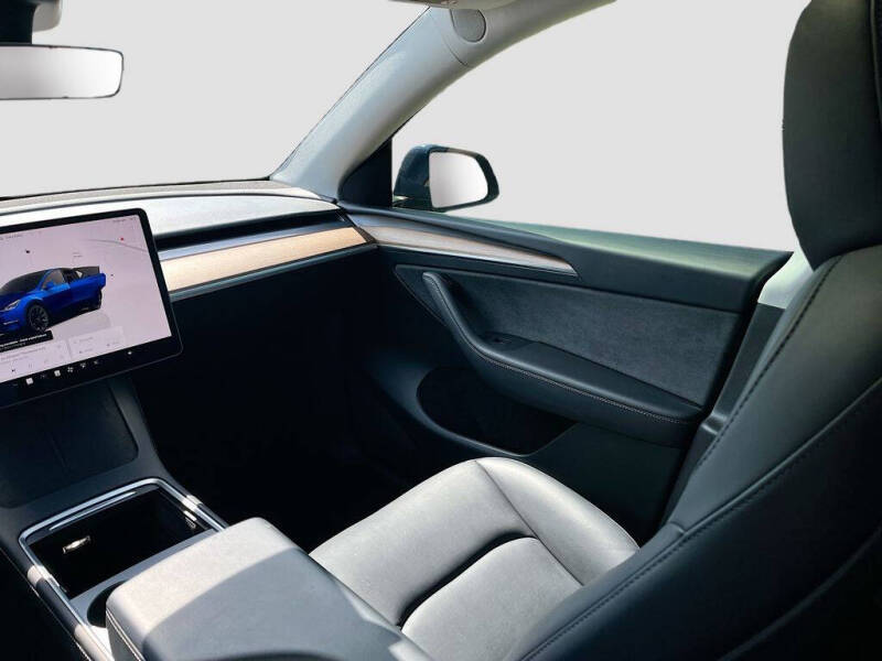 2024 Tesla Model Y Long Range
