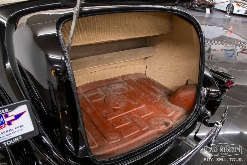 1937 Cadillac Series 85