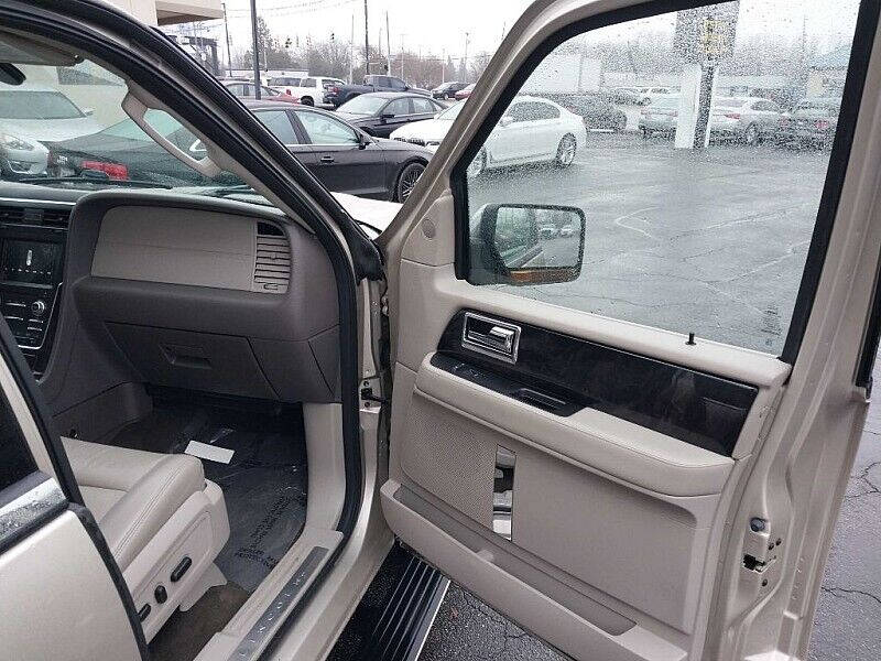 2017 Lincoln Navigator L Select