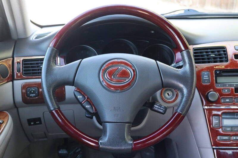 2004 Lexus ES 330