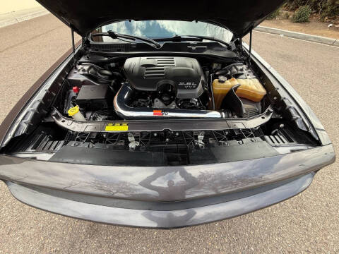 2016 Dodge Challenger SXT Plus