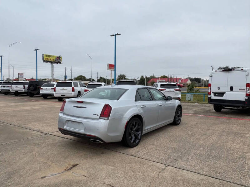 2023 Chrysler 300 S V6