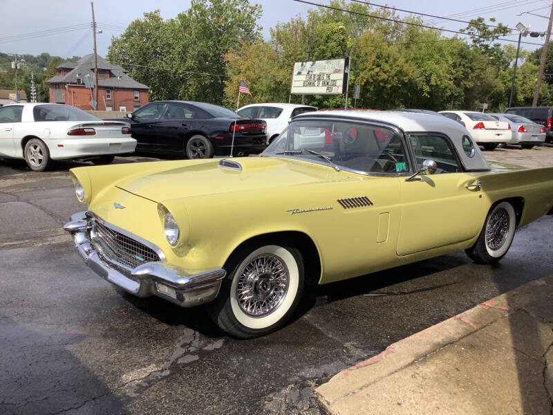 1957 Ford Thunderbird