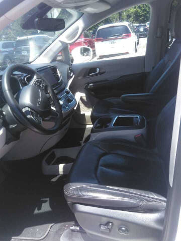 2022 Chrysler Pacifica Touring L