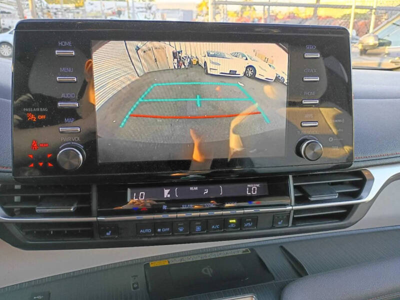 2022 Toyota Sienna XSE 7-Passenger