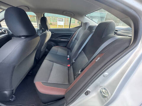 2022 Nissan Versa SR