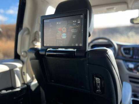 2017 Chrysler Pacifica Touring-L Plus