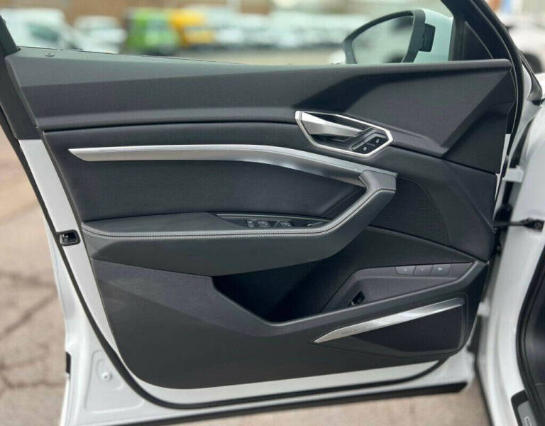 2024 Audi Q8 e-tron quattro Prestige